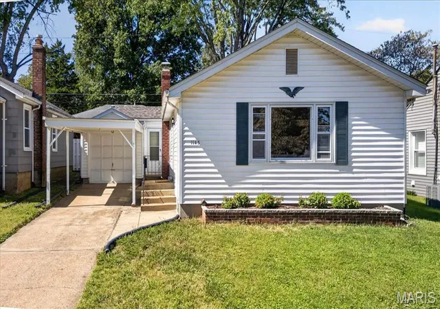 Photo 1 of Sale Pending at 1143 Folger Ave, Saint Louis, MO 63122 | MLS# MIS26061627 | Listing updated on 2026-10-05