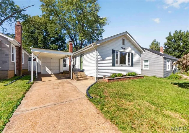 Photo 2 of Sale Pending at 1143 Folger Ave, Saint Louis, MO 63122 | MLS# MIS26061627 | Listing updated on 2026-10-05