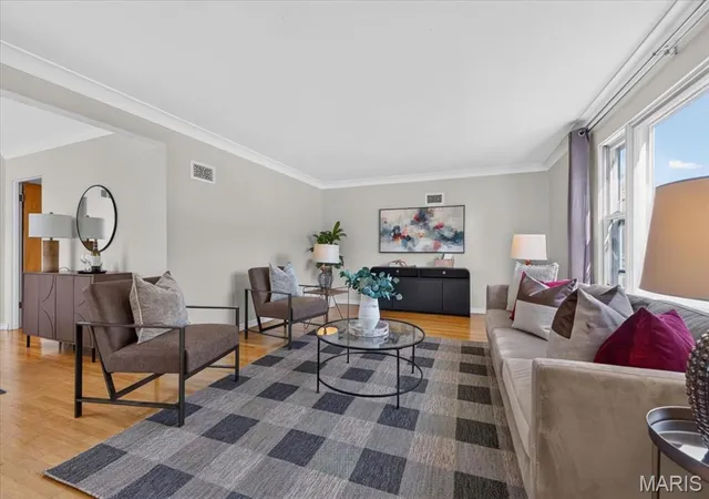 Photo 3 of Sale Pending at 1143 Folger Ave, Saint Louis, MO 63122 | MLS# MIS26061627 | Listing updated on 2026-10-05
