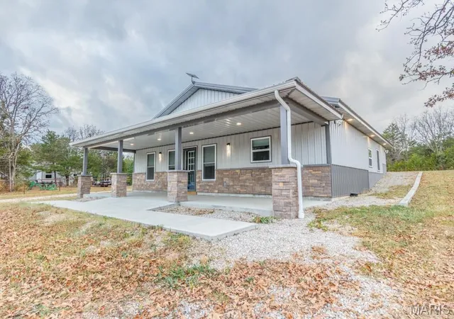 Photo 1 of Single family home for sale at 27551 Steamboat Ln, Laquey, MO 65534 | MLS# MIS26061629 | Listing updated on 2026-09-29