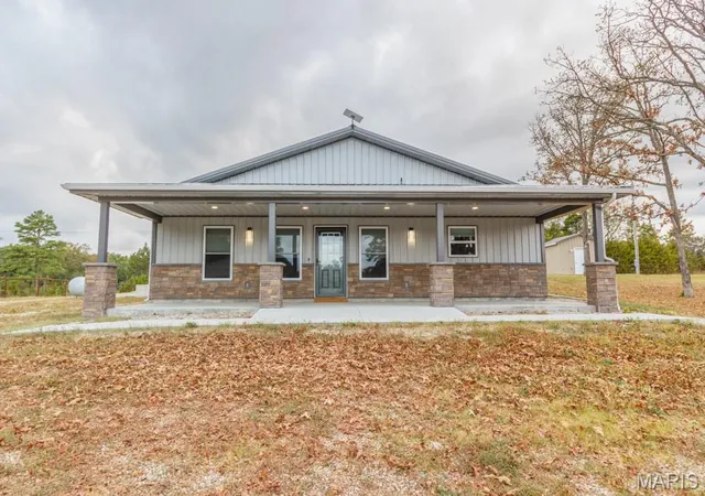 Photo 2 of Single family home for sale at 27551 Steamboat Ln, Laquey, MO 65534 | MLS# MIS26061629 | Listing updated on 2026-09-29