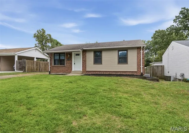 Photo 3 of Single family home for sale at 2336 Jackson Dr, Arnold, MO 63010 | MLS# MIS26061630 | Listing updated on 2026-09-25