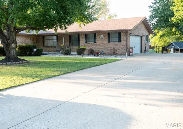 Photo 1 of Single family home for sale at 103 Melanie Ln, Collinsville, IL 62234 | MLS# MIS26061631 | Listing updated on 2026-09-24