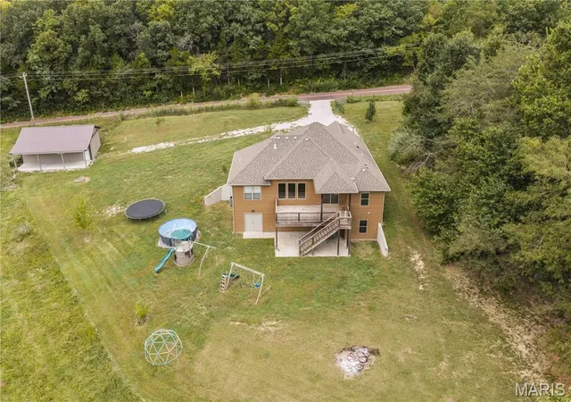 Photo 4 of Single family home for sale at 5130 N Locust Grv Church Rd, Columbia, MO 65202 | MLS# MIS26061632 | Listing updated on 2026-10-05