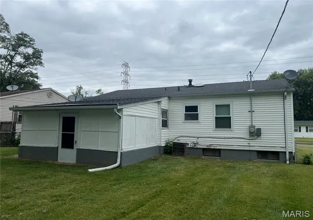 Photo 3 of Single family home for sale at 1428 San Salvador Dr, Saint Louis, MO 63138 | MLS# MIS26061638 | Listing updated on 2026-09-24