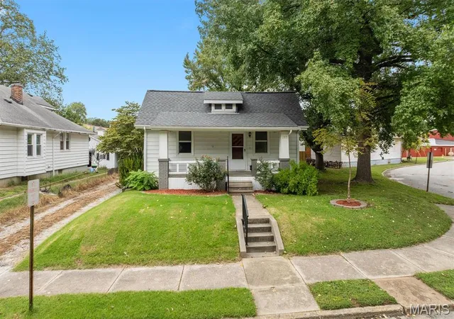 Photo 1 of Single family home for sale at 203 S 14th Street, Belleville, IL 62220 | MLS# MIS26061644 | Listing updated on 2026-09-25