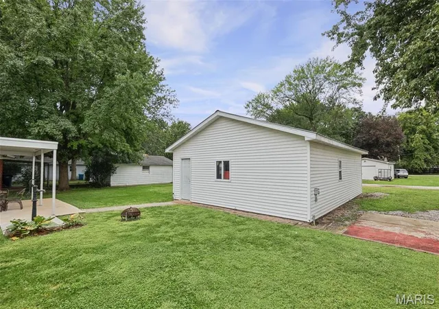 Photo 3 of Single family home for sale at 105 S Railway St, New Baden, IL 62265 | MLS# MIS26061645 | Listing updated on 2026-10-04
