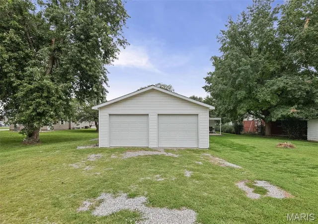Photo 3 of Single family home for sale at 105 S Railway St, New Baden, IL 62265 | MLS# MIS26061645 | Listing updated on 2026-10-04
