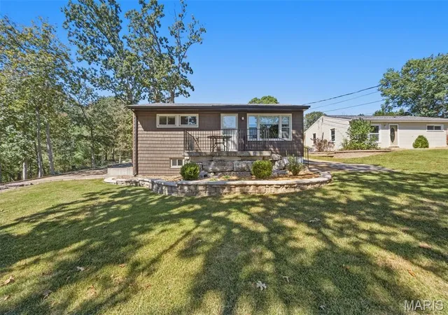 Photo 1 of Single family home for sale at 5985 N Lakeshore Dr, Hillsboro, MO 63050 | MLS# MIS26061648 | Listing updated on 2026-09-30