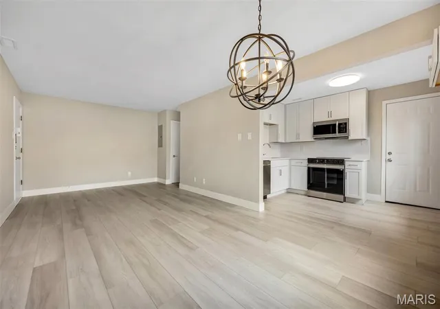 Photo 2 of Condo for sale at 9111 Villaridge Ct #B, Saint Louis, MO 63123 | MLS# MIS26061654 | Listing updated on 2026-10-05