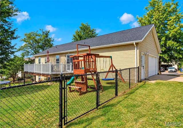 Photo 3 of Sale Pending at 106 Rottmann Dr, Marthasville, MO 63357 | MLS# MIS26061656 | Listing updated on 2026-10-21