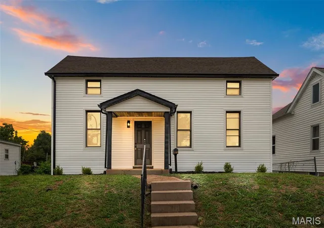 Photo 1 of Sale Pending at 4463 Beck Ave, Saint Louis, MO 63116 | MLS# MIS26061658 | Listing updated on 2026-10-17