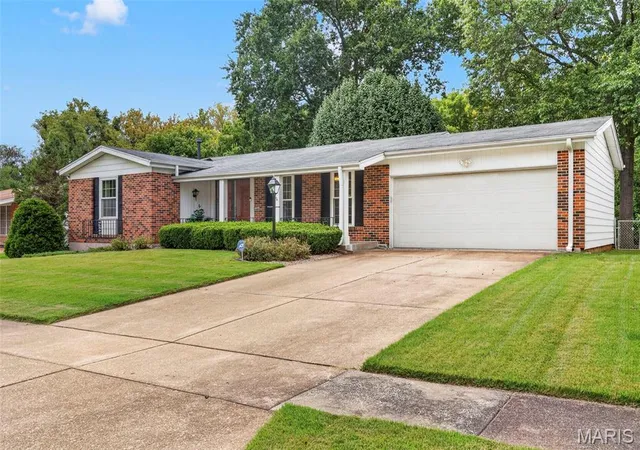 Photo 2 of Single family home for sale at 14450 Avocado Ln, Florissant, MO 63034 | MLS# MIS26061660 | Listing updated on 2026-09-28