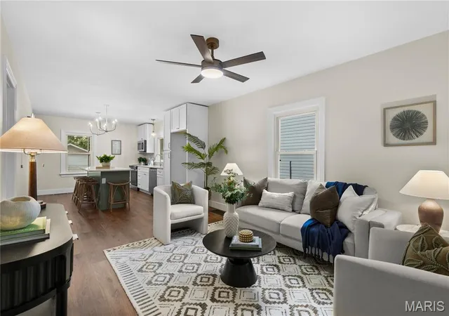 Photo 3 of Single family home for sale at 924 N Benton Ave, Saint Charles, MO 63301 | MLS# MIS26061664 | Listing updated on 2026-09-28