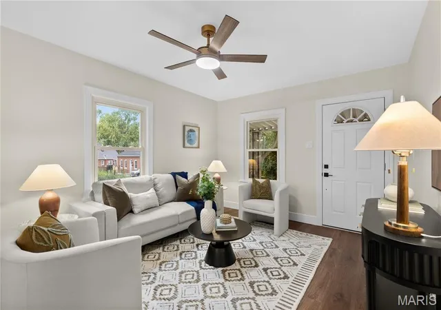 Photo 4 of Single family home for sale at 924 N Benton Ave, Saint Charles, MO 63301 | MLS# MIS26061664 | Listing updated on 2026-09-28