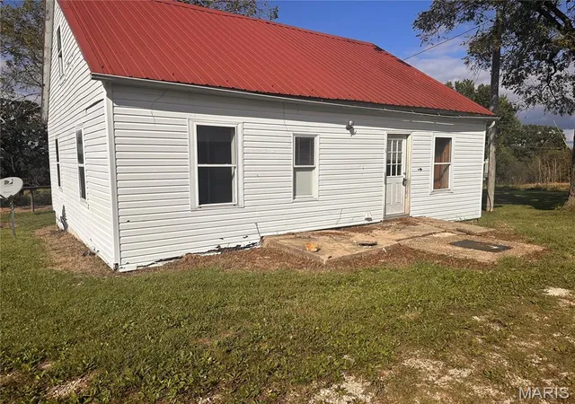 Photo 1 of Single family home for sale at 88 County Rd 716, Belle, MO 65013 | MLS# MIS26061669 | Listing updated on 2026-09-26