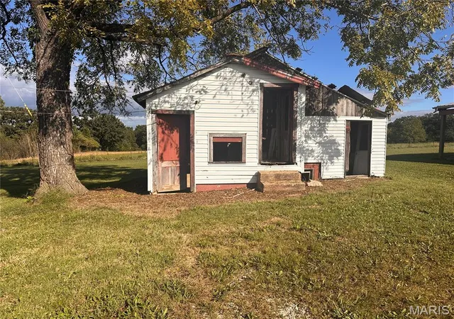Photo 2 of Single family home for sale at 88 County Rd 716, Belle, MO 65013 | MLS# MIS26061669 | Listing updated on 2026-09-26