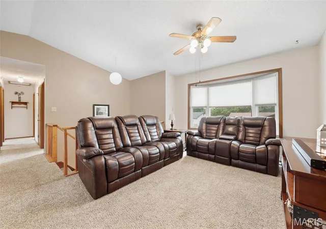 Photo 3 of Sale Pending at 717 Cypress Dr, Pacific, MO 63069 | MLS# MIS26061670 | Listing updated on 2026-10-01
