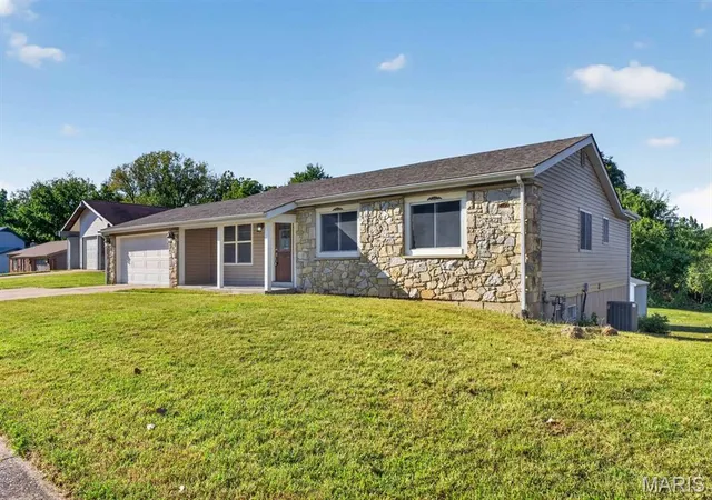 Photo 2 of Single family home for sale at 1825 Christo Ct, Saint Louis, MO 63138 | MLS# MIS26061671 | Listing updated on 2026-09-27
