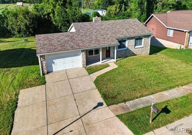 Photo 3 of Single family home for sale at 1825 Christo Ct, Saint Louis, MO 63138 | MLS# MIS26061671 | Listing updated on 2026-09-27
