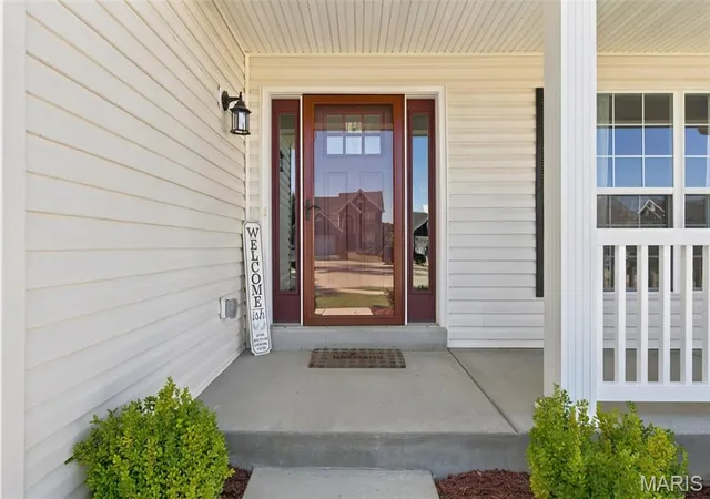 Photo 2 of Single family home for sale at 217 Stone View Ct, Fenton, MO 63026 | MLS# MIS26061674 | Listing updated on 2026-10-06