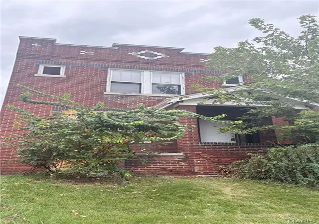 Single family home for sale at 3903 Iowa Ave, Saint Louis, MO 63118 | MLS# MIS26061675