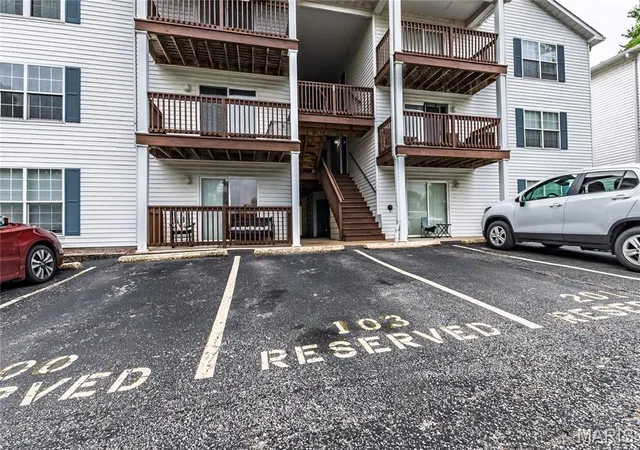 Listing Photo 2 - Condo for sale in building located at 10 Eagle Rock Cvs, Valley Park, MO 63088 - Unit #103