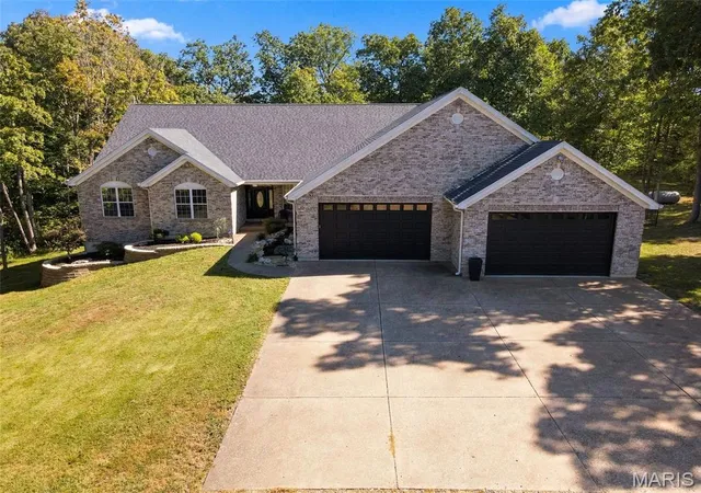 Photo 2 of Single family home for sale at 1580 Madre Dr, Foristell, MO 63348 | MLS# MIS26061681 | Listing updated on 2026-10-08