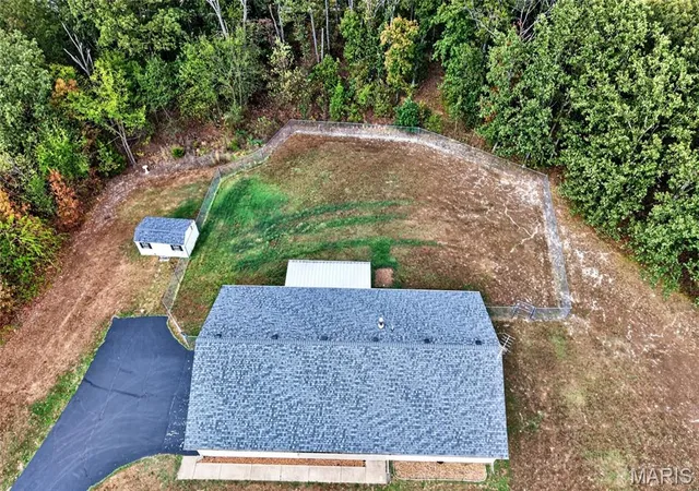 Photo 3 of Single family home for sale at 16301 Early Ln, Lebanon, MO 65536 | MLS# MIS26061686 | Listing updated on 2026-09-25