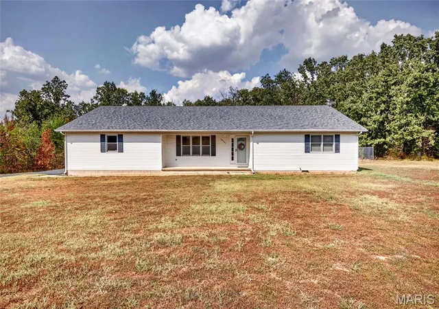 Photo 2 of Single family home for sale at 16301 Early Ln, Lebanon, MO 65536 | MLS# MIS26061686 | Listing updated on 2026-09-25