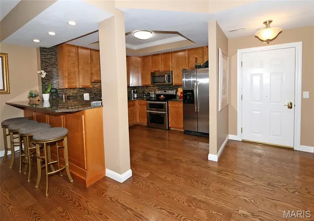 Listing Photo 4 - Condo for sale in building located at 1175 Mill Xing Dr, Creve Coeur, MO 63141 - Unit #107