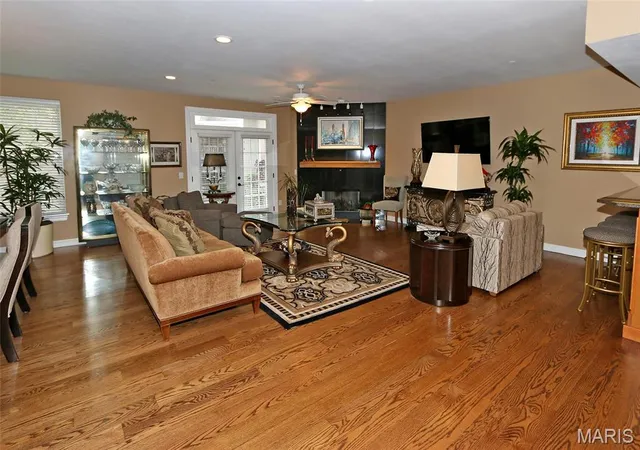 Listing Photo 5 - Condo for sale in building located at 1175 Mill Xing Dr, Creve Coeur, MO 63141 - Unit #107