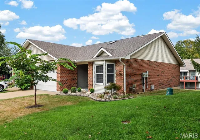 Photo 1 of House for sale at 2960 Sylvan Ln #5D, Saint Charles, MO 63301 | MLS# MIS26061695 | Listing updated on 2026-09-25