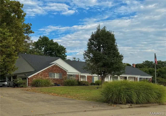 Photo 2 of Single family home for sale at 803 Bradley Ln, Fulton, MO 65251 | MLS# MIS26061704 | Listing updated on 2026-09-25