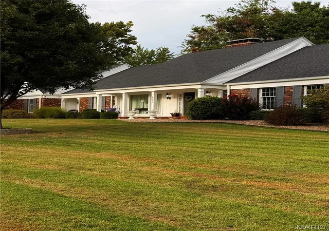 Photo 3 of Single family home for sale at 803 Bradley Ln, Fulton, MO 65251 | MLS# MIS26061704 | Listing updated on 2026-09-25