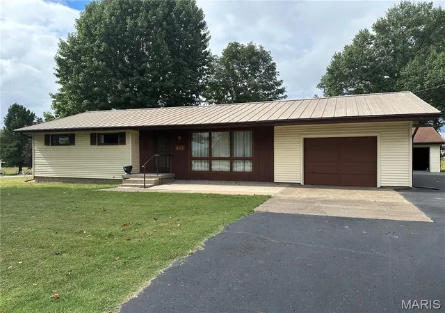 Photo 1 of Single family home for sale at 413 S 3rd Street, Ava, IL 62907 | MLS# MIS26061705 | Listing updated on 2026-09-25