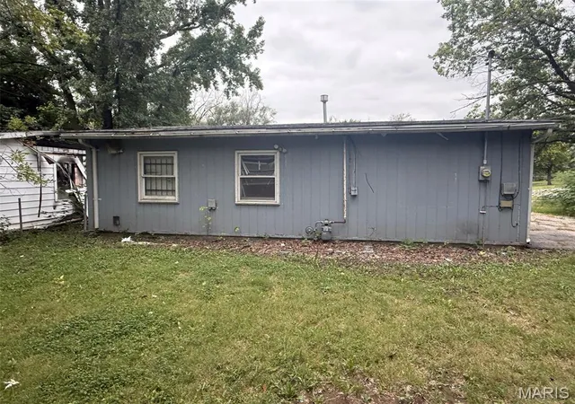 Photo 3 of Single family home for sale at 1213 Saint Stephens Dr, East Saint Louis, IL 62206 | MLS# MIS26061711 | Listing updated on 2026-10-12