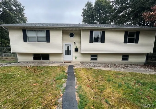 Photo 1 of Single family home for sale at 24370 Trolley Ln, Saint Robert, MO 65584 | MLS# MIS26061713 | Listing updated on 2026-09-25