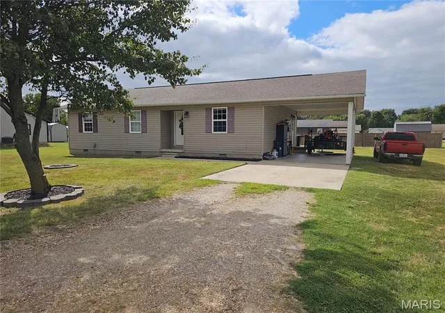 Photo 1 of Single family home for sale at 102 Mcnair St, Dexter, MO 63841 | MLS# MIS26061718 | Listing updated on 2026-09-26