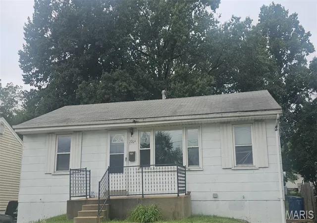 Photo 2 of Single family home for sale at 2209 Burns Ave, Saint Louis, MO 63114 | MLS# MIS26061720 | Listing updated on 2026-09-25