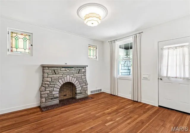 Photo 3 of Single family home for sale at 306 Union Rd, Saint Louis, MO 63123 | MLS# MIS26061723 | Listing updated on 2026-10-01