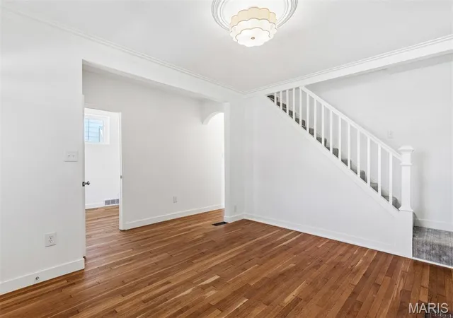 Photo 4 of Single family home for sale at 306 Union Rd, Saint Louis, MO 63123 | MLS# MIS26061723 | Listing updated on 2026-10-01