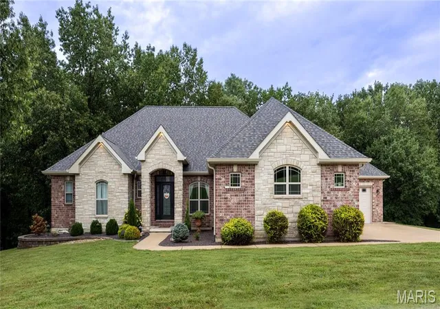 Photo 1 of Single family home for sale at 2811 Highland Woods Rd, Imperial, MO 63052 | MLS# MIS26061726 | Listing updated on 2026-10-06