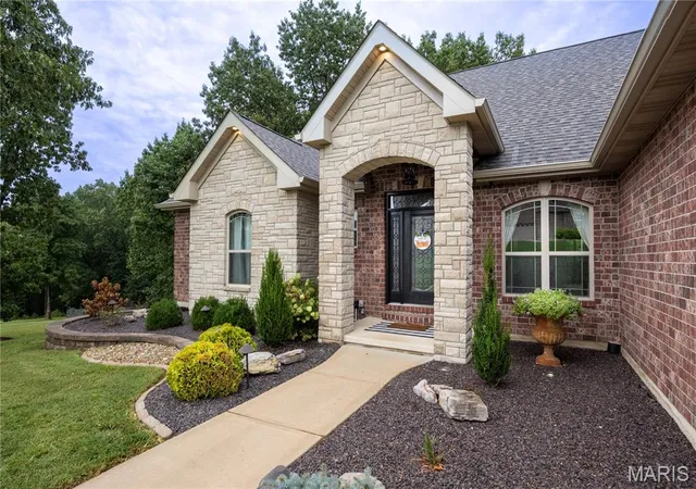 Photo 3 of Single family home for sale at 2811 Highland Woods Rd, Imperial, MO 63052 | MLS# MIS26061726 | Listing updated on 2026-10-06