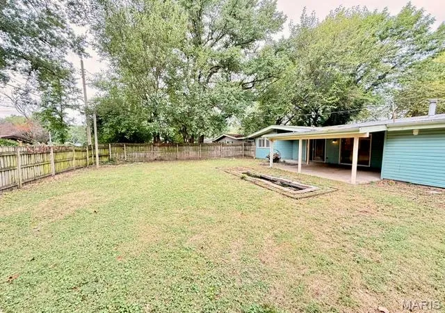 Photo 4 of Single family home for sale at 2320 Saint Catherine St, Florissant, MO 63033 | MLS# MIS26061727 | Listing updated on 2026-10-02
