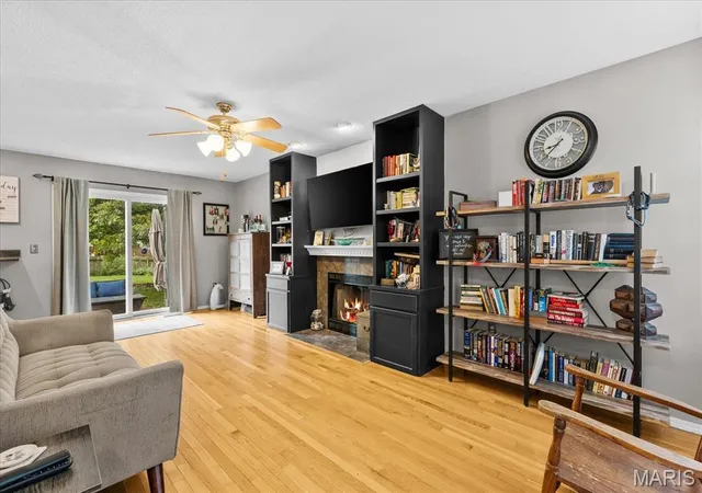 Photo 3 of Single family home for sale at 2014 Killarney Dr, Belleville, IL 62221 | MLS# MIS26061732 | Listing updated on 2026-10-02