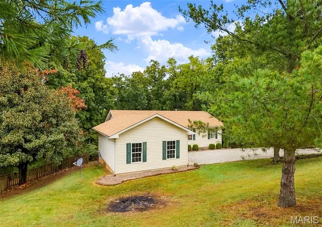 Photo 3 of Single family home for sale at 779 Schluersburg Rd, Augusta, MO 63332 | MLS# MIS26061734 | Listing updated on 2026-10-04