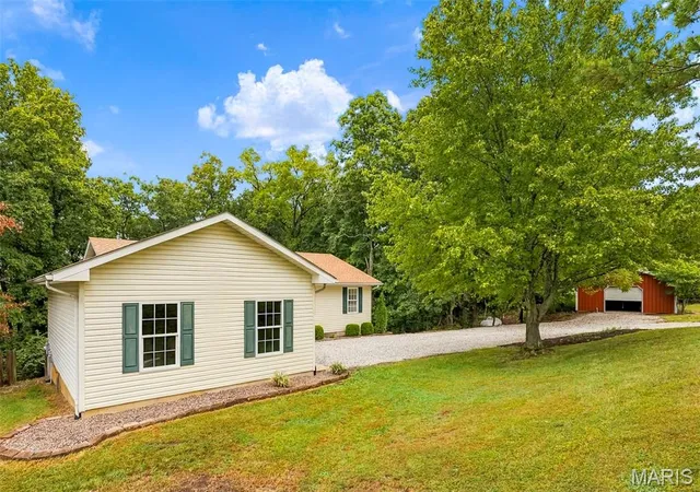 Photo 4 of Single family home for sale at 779 Schluersburg Rd, Augusta, MO 63332 | MLS# MIS26061734 | Listing updated on 2026-10-04