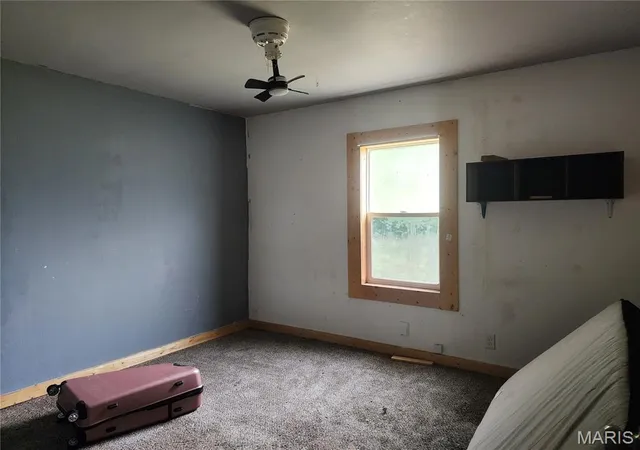Photo 3 of Sale Pending at 309 E Victor St, Poplar Bluff, MO 63901 | MLS# MIS26061736 | Listing updated on 2026-10-05