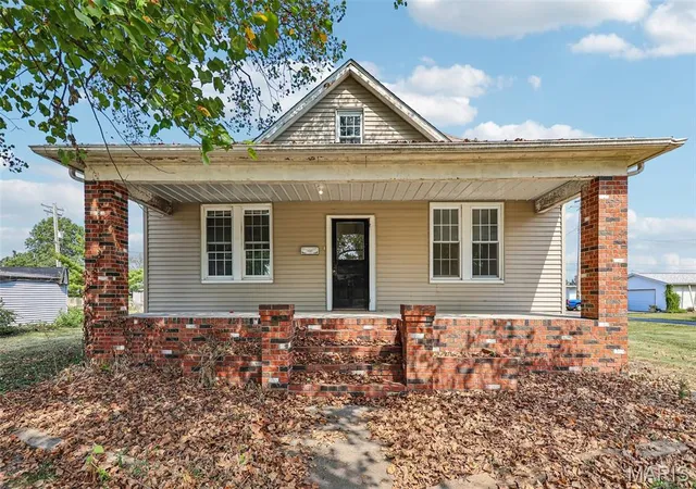 Single family home for sale at 509 E 4th North St, Mount Olive, IL 62069 | MLS# MIS26061737